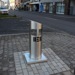 Unterflurpapierkorb in der Innenstadt vergrössern