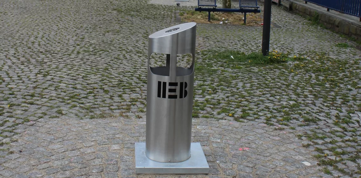 Unterflurpapierkorb in der Hagener Innenstadt