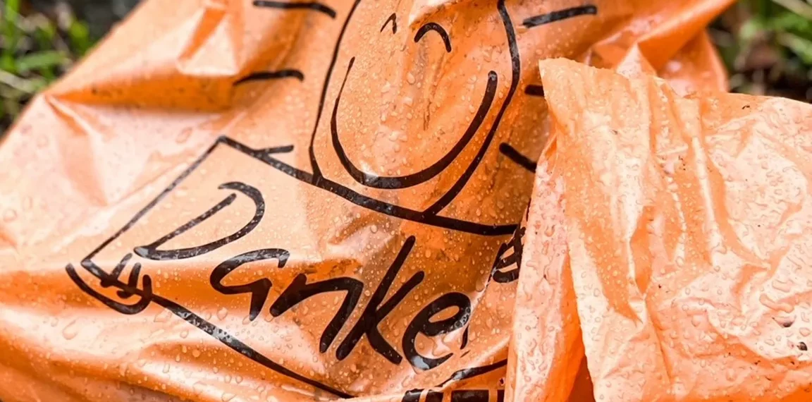 Orange Abfallsäcke für ehrenamtliche Müllsammelaktionen